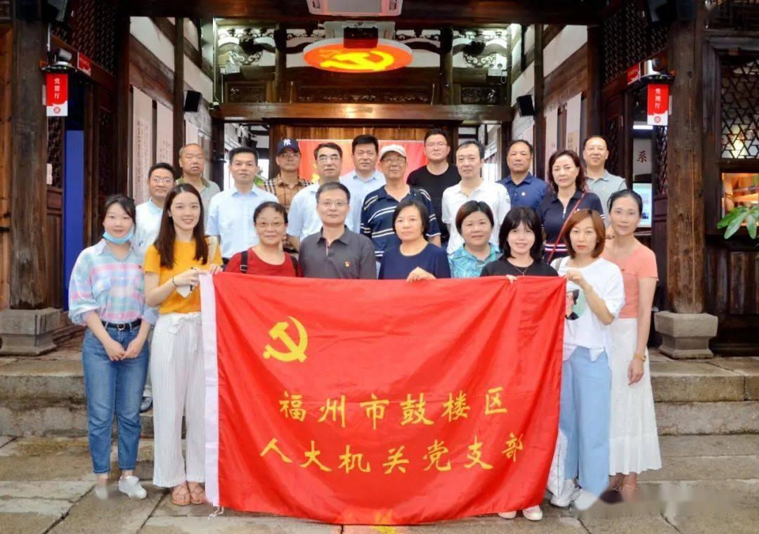 逃离火车站口